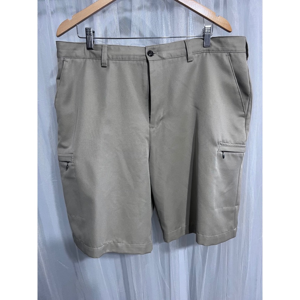 IZOD Golf Mens 38 Tan Khaki Performance Cargo Shorts Flat Front Zipper Pockets